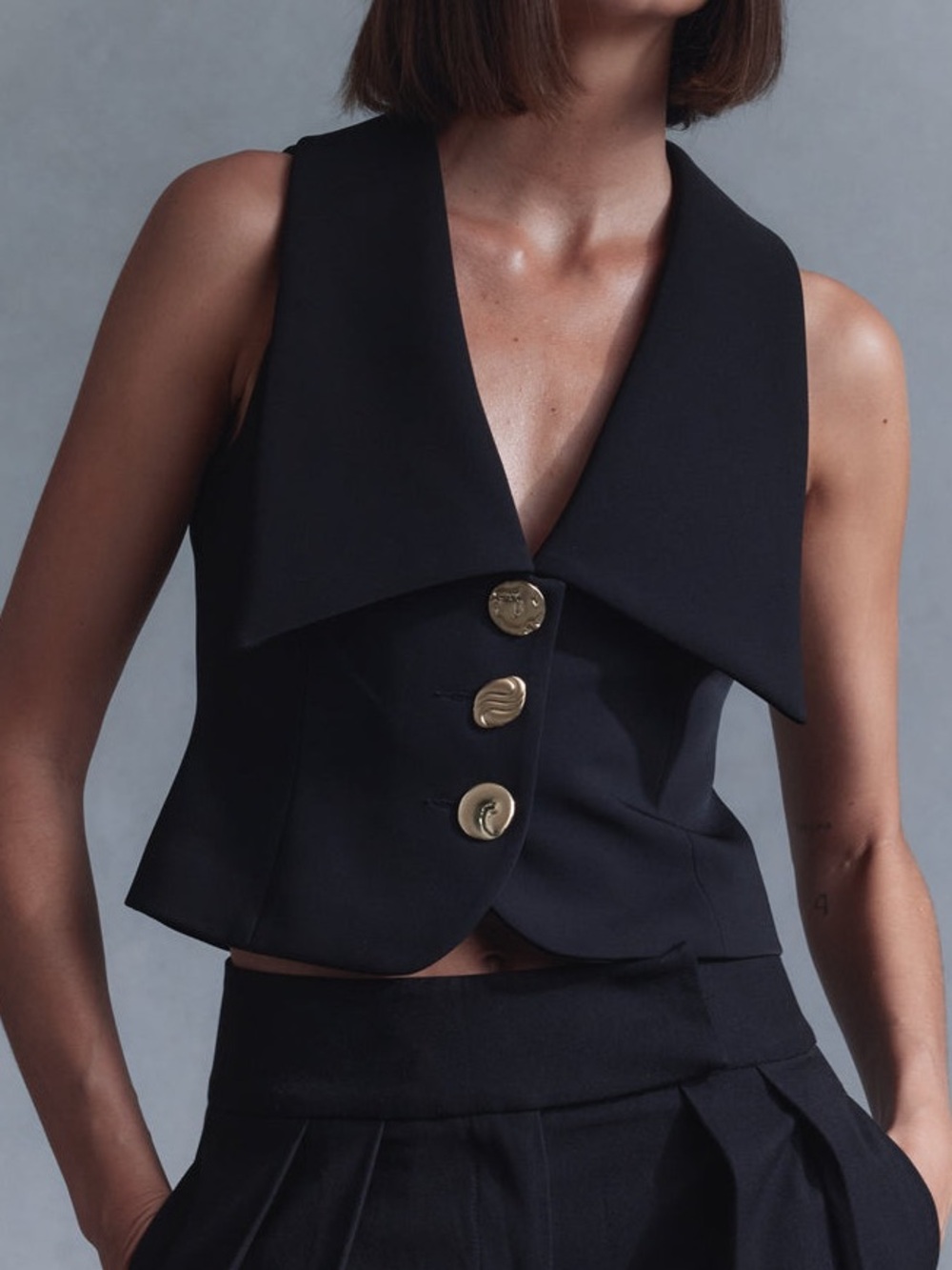 Meshki Alix Mixed Button Vest - Size L